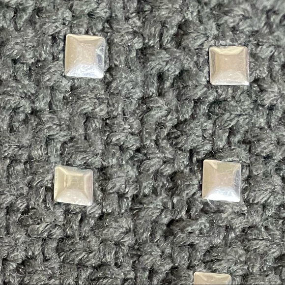 Knitted winter scarf - Picture 5 of 5